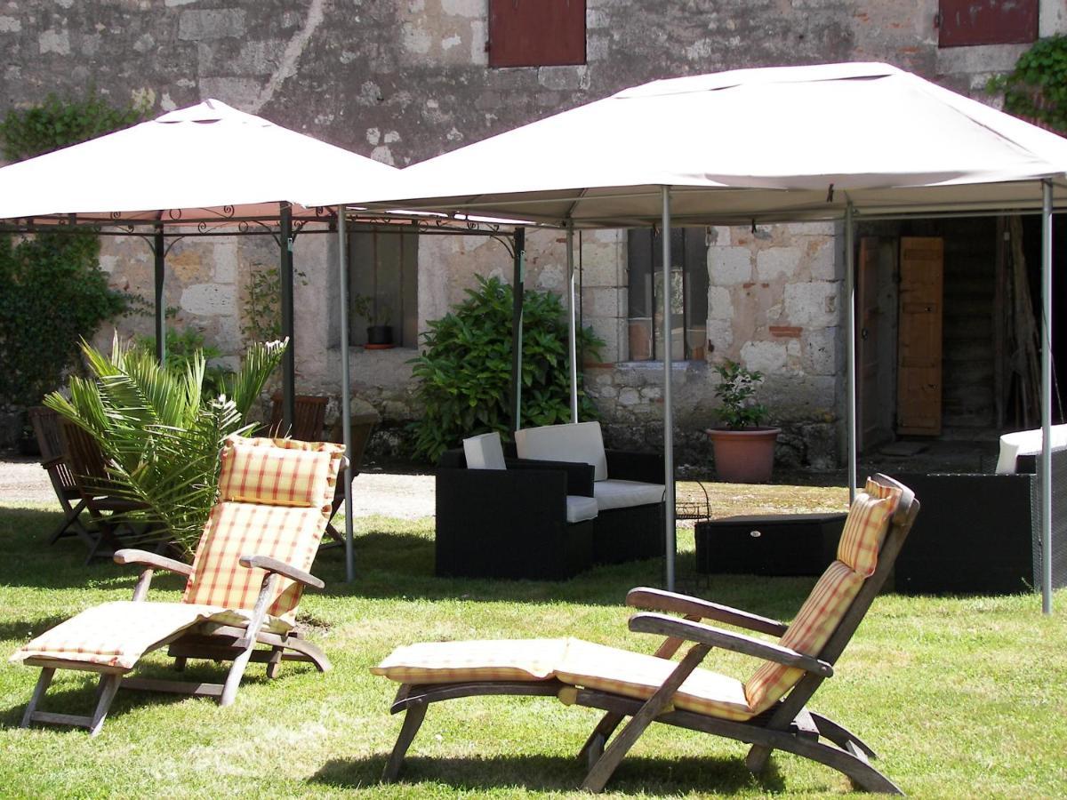 Domaine Du Noble Bed and Breakfast Saint-Jean-de-Thurac Exteriör bild