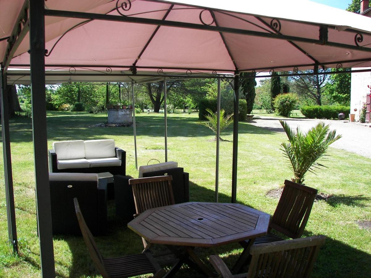 Domaine Du Noble Bed and Breakfast Saint-Jean-de-Thurac Exteriör bild