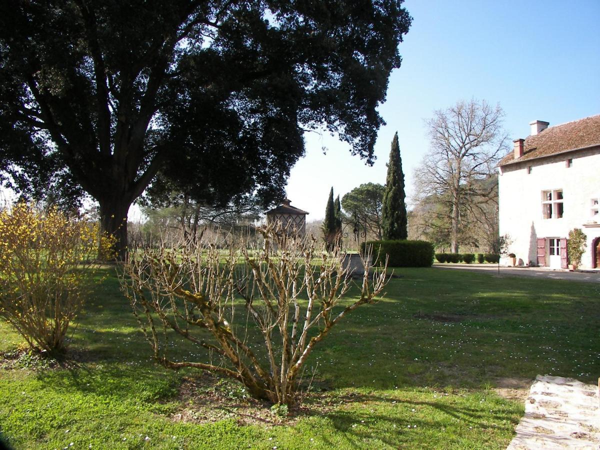 Domaine Du Noble Bed and Breakfast Saint-Jean-de-Thurac Exteriör bild