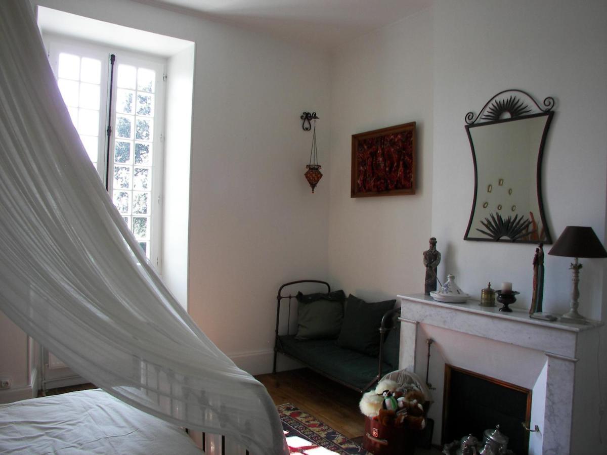 Domaine Du Noble Bed and Breakfast Saint-Jean-de-Thurac Exteriör bild