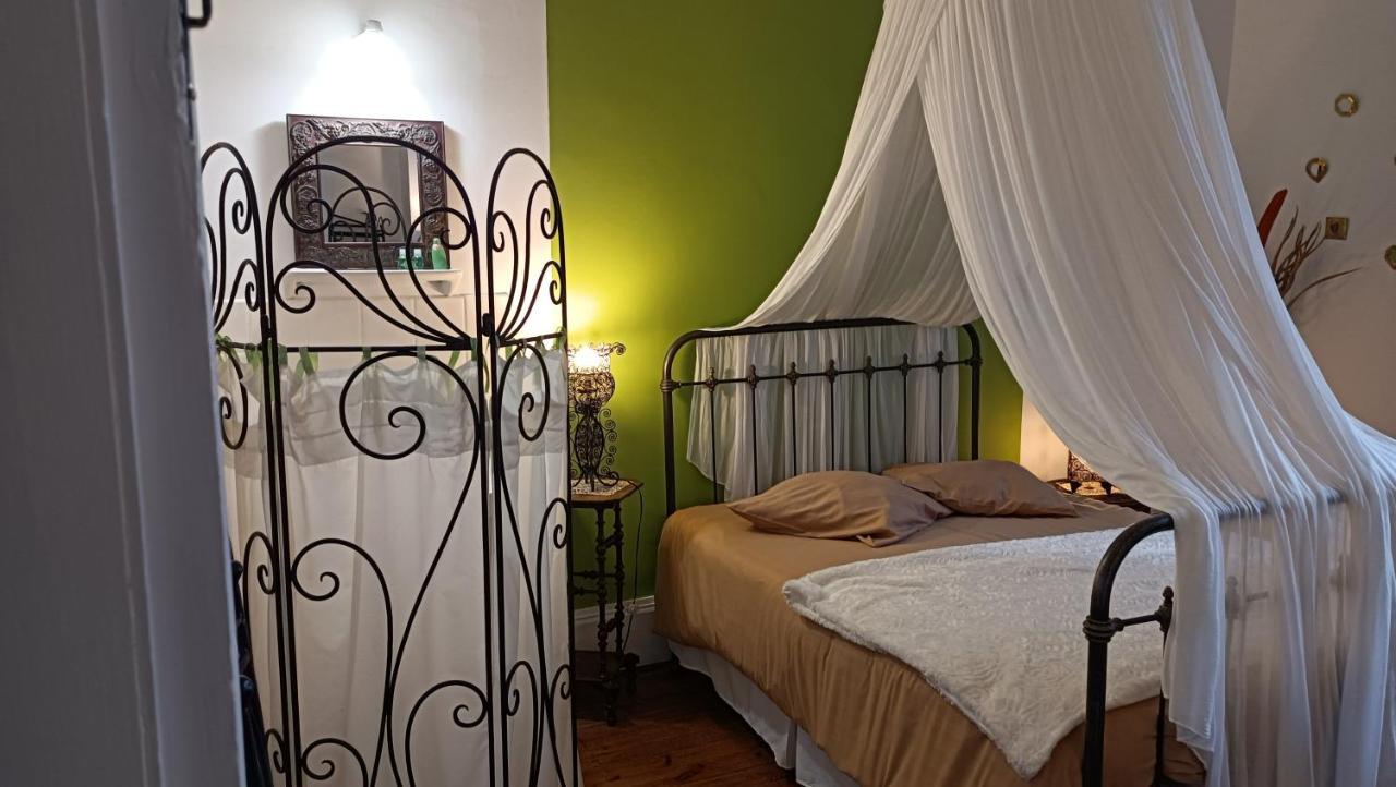 Domaine Du Noble Bed and Breakfast Saint-Jean-de-Thurac Exteriör bild