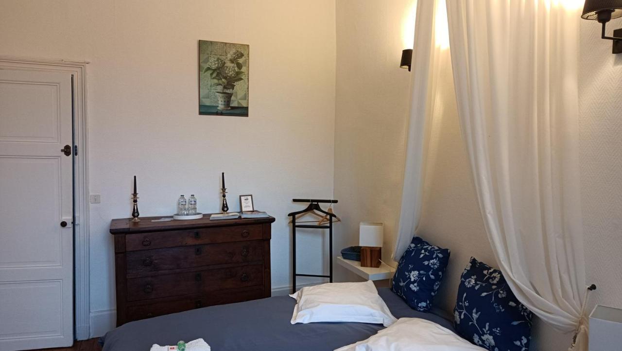 Domaine Du Noble Bed and Breakfast Saint-Jean-de-Thurac Exteriör bild